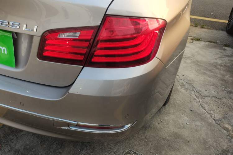 Used BMW 5 Series 2014 525Li Luxury Design Package Right Rear Taillight