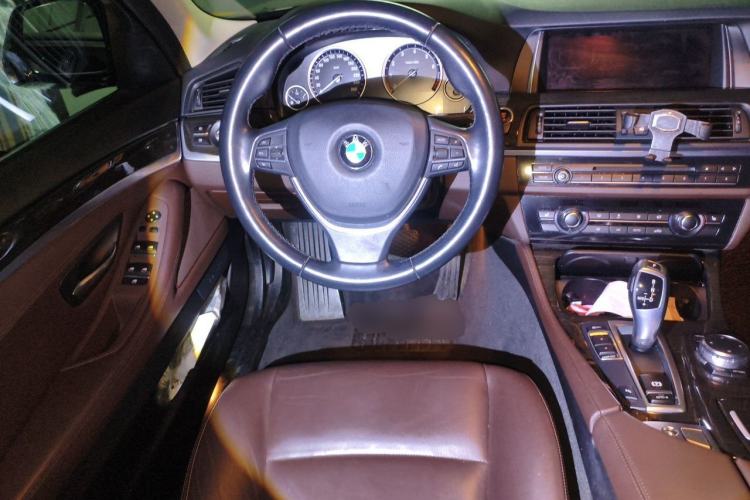 Used BMW 5 Series 2014 525Li Luxury Design Package Steering Wheel