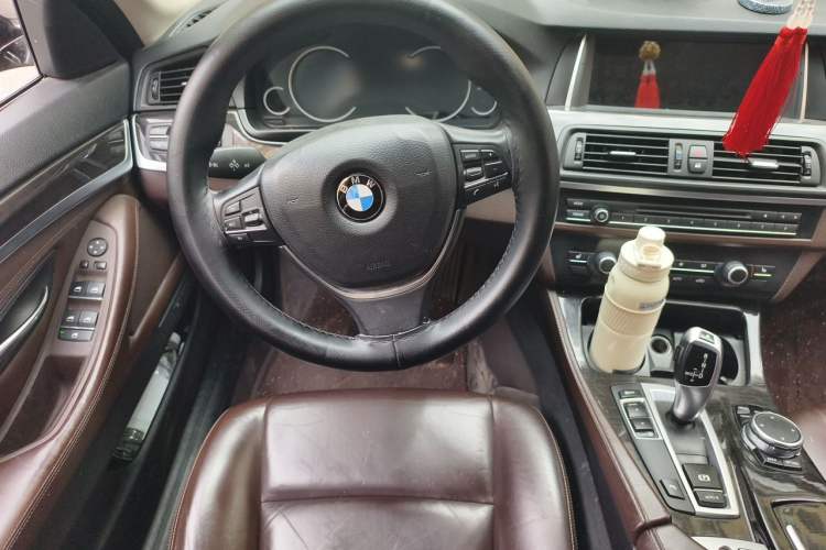 Used BMW 5 Series 2014 525Li Luxury Design Package Steering Wheel