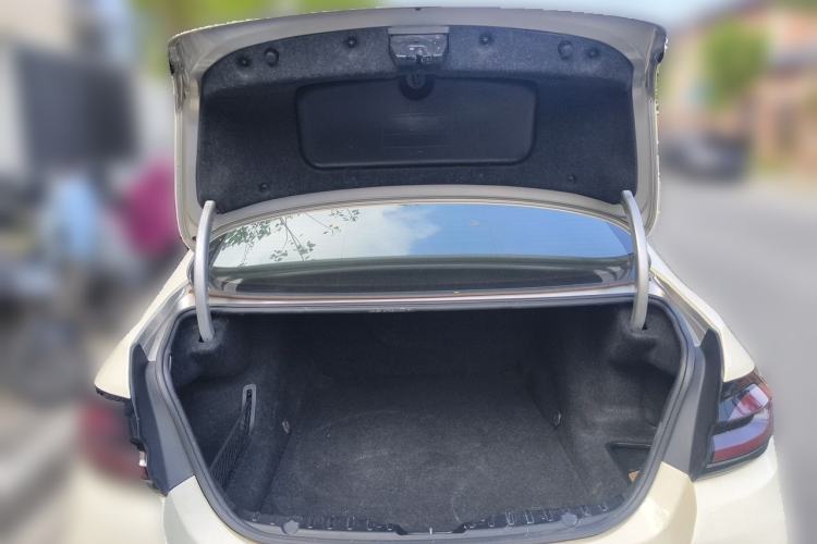 Used BMW 5 Series 2014 525Li Luxury Design Package Trunk