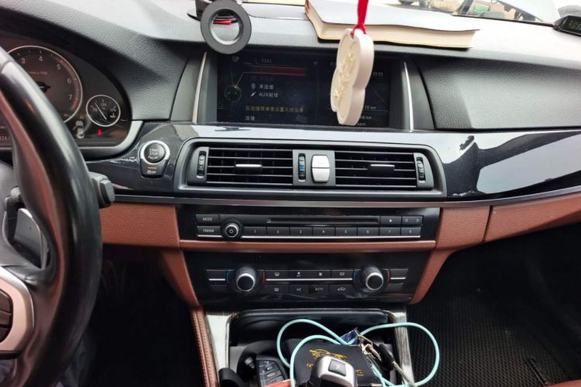 Used BMW 5 Series 2015 520i Elegant Edition Audio And AC Panel