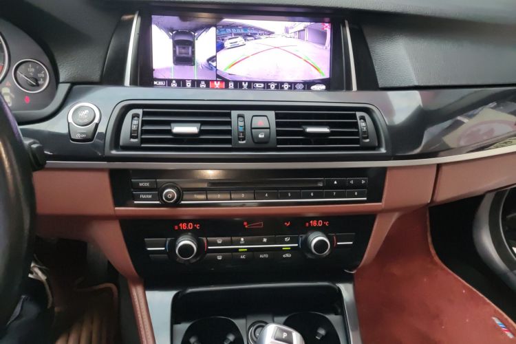 Used BMW 5 Series 2015 520i Elegant Edition Audio And AC Panel