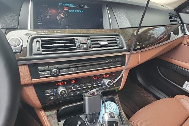 Used BMW 5 Series 2015 535Li Leading Model Audio And AC Panel