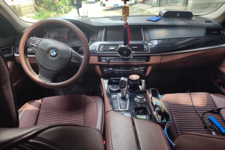 Used BMW 5 Series 2015 520i Elegant Edition Center Console
