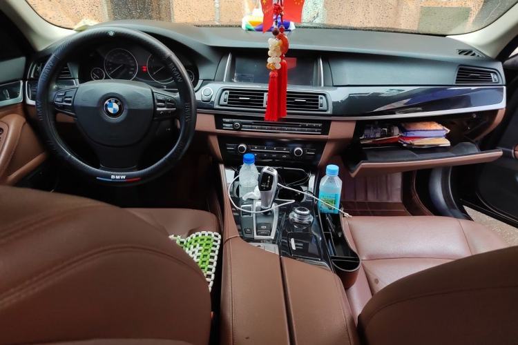 Used BMW 5 Series 2015 520i Elegant Edition Center Console