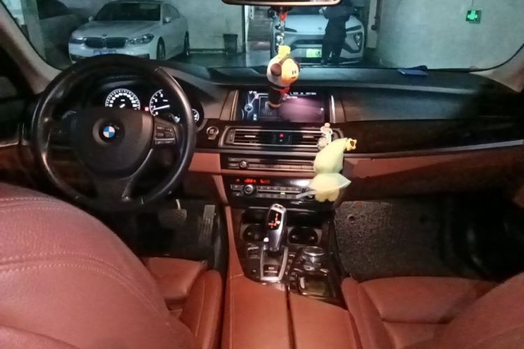 Used BMW 5 Series 2015 535Li Leading Model Center Console