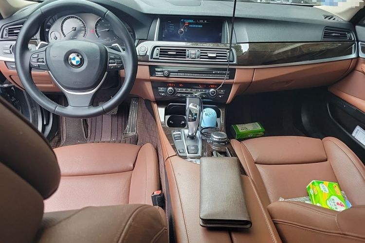 Used BMW 5 Series 2015 535Li Leading Model Center Console
