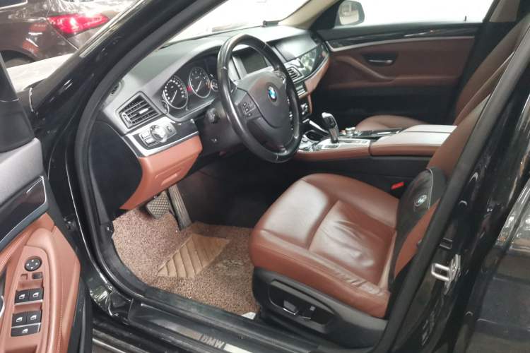 Used BMW 5 Series 2015 520i Elegant Edition Driver Seat