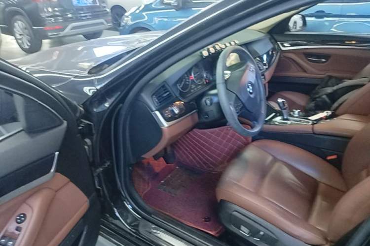 Used BMW 5 Series 2015 520i Elegant Edition Driver Seat
