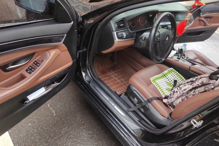 Used BMW 5 Series 2015 520i Elegant Edition Driver Seat