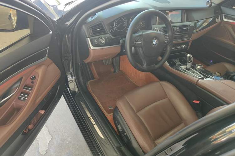 Used BMW 5 Series 2015 520i Elegant Edition Driver Seat