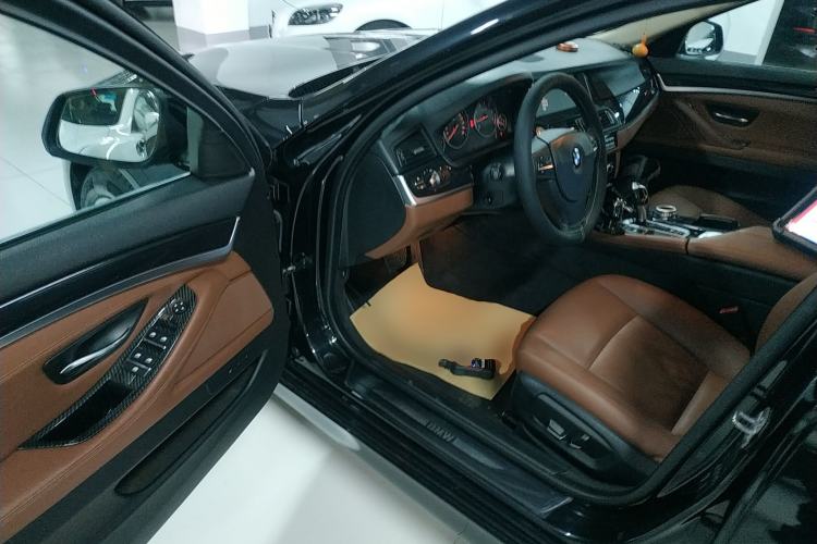 Used BMW 5 Series 2015 520i Elegant Edition Driver Seat