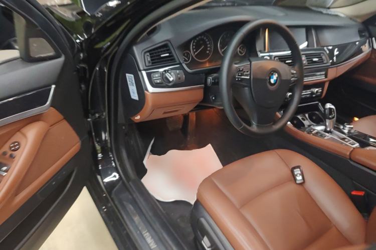 Used BMW 5 Series 2015 520i Elegant Edition Driver Seat