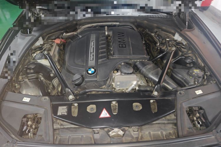 Used BMW 5 Series 2015 535Li Leading Model Engine Bay