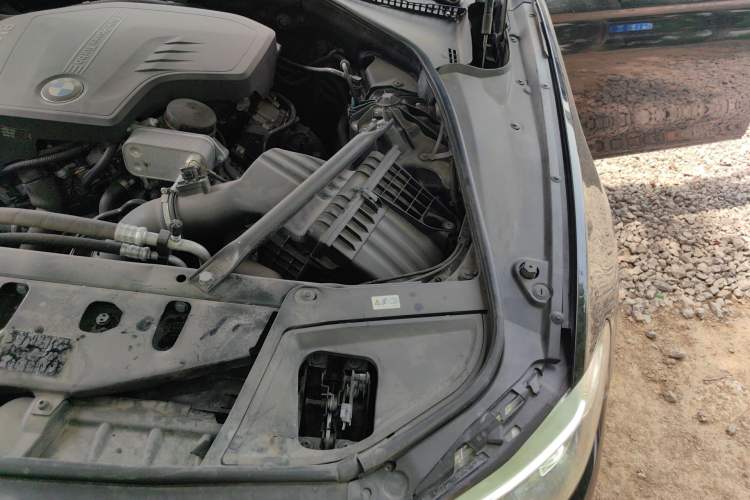 Used BMW 5 Series 2015 520i Elegant Edition Engine Bay Left