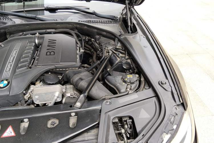 Used BMW 5 Series 2015 535Li Leading Model Engine Bay Left