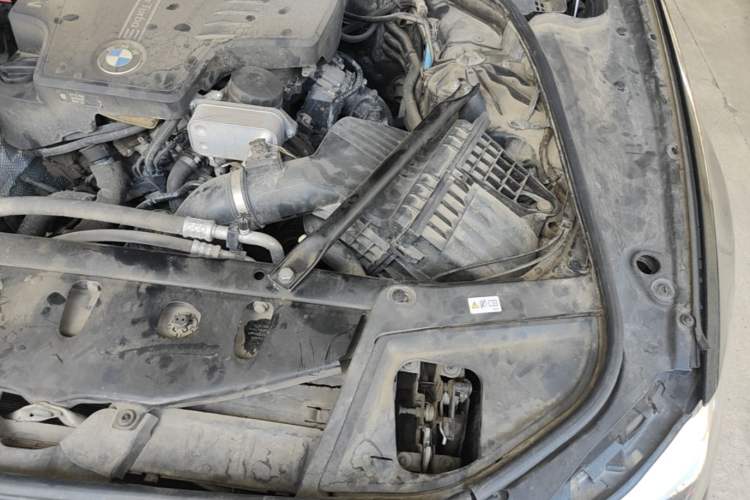 Used BMW 5 Series 2015 520i Elegant Edition Engine Bay Left