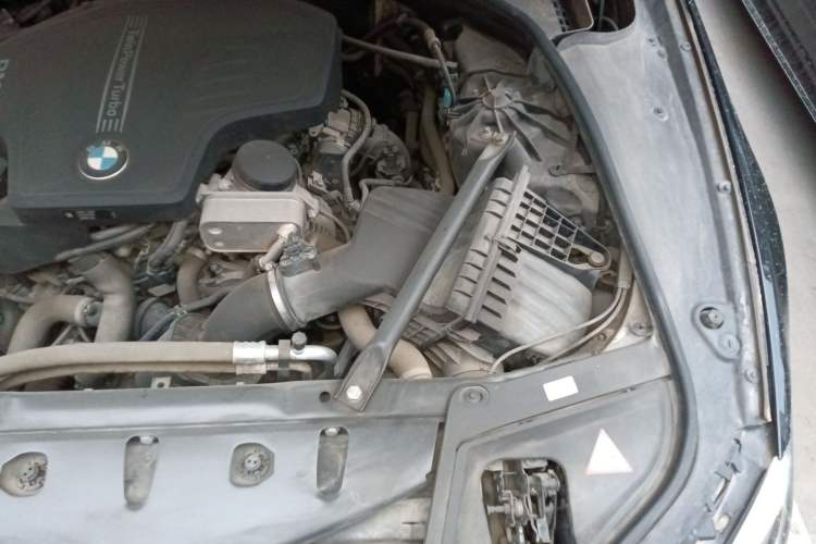 Used BMW 5 Series 2015 520i Elegant Edition Engine Bay Left