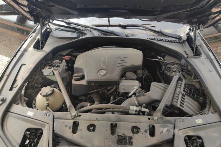 Used BMW 5 Series 2015 520i Elegant Edition Engine Bay