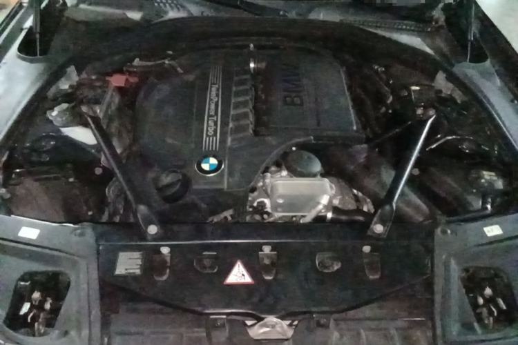 Used BMW 5 Series 2015 535Li Leading Model Engine Bay