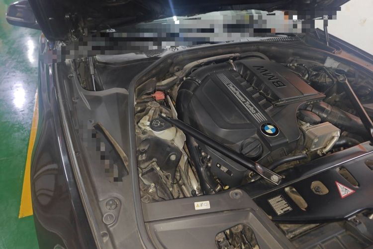 Used BMW 5 Series 2015 535Li Leading Model Engine Bay Right