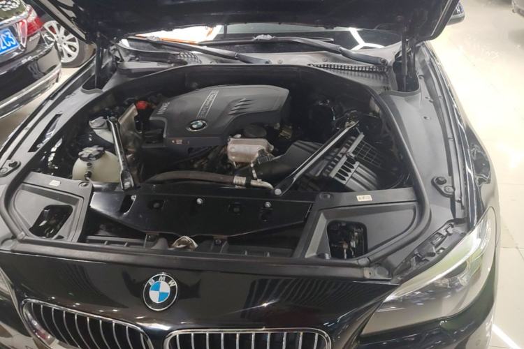 Used BMW 5 Series 2015 520i Elegant Edition Engine Bay