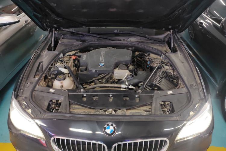 Used BMW 5 Series 2015 520i Elegant Edition Engine Bay