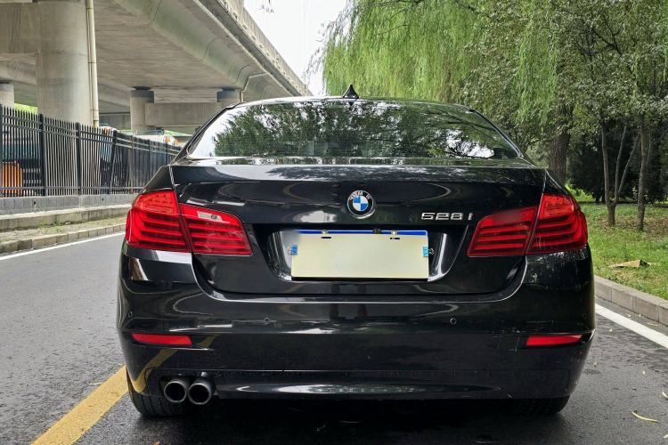 Used BMW 5 Series 2015 520i Elegant Edition Exterior 4