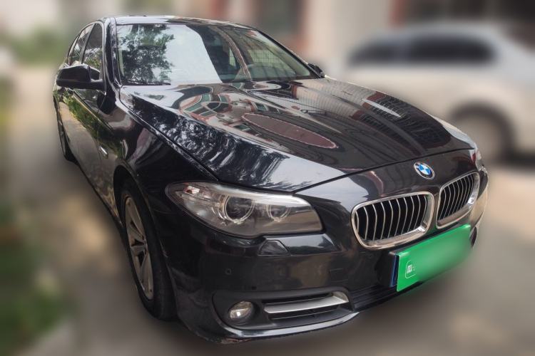 Used BMW 5 Series 2015 520i Elegant Edition Front Right 45 Deg