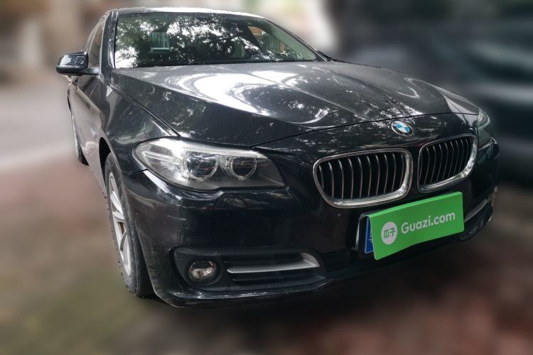 Used BMW 5 Series 2015 520i Elegant Edition Front Right 45 Deg