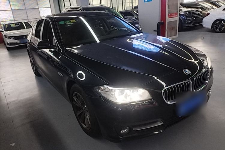 Used BMW 5 Series 2015 520i Elegant Edition Front Right 45 Deg