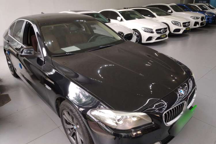 Used BMW 5 Series 2015 520i Elegant Edition Front Right 45 Deg
