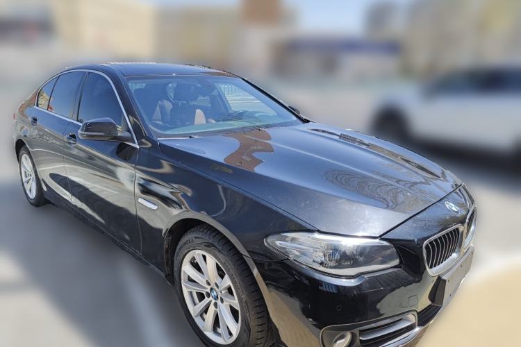 Used BMW 5 Series 2015 520i Elegant Edition Front Right 45 Deg