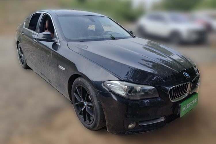 Used BMW 5 Series 2015 520i Elegant Edition Front Right 45 Deg
