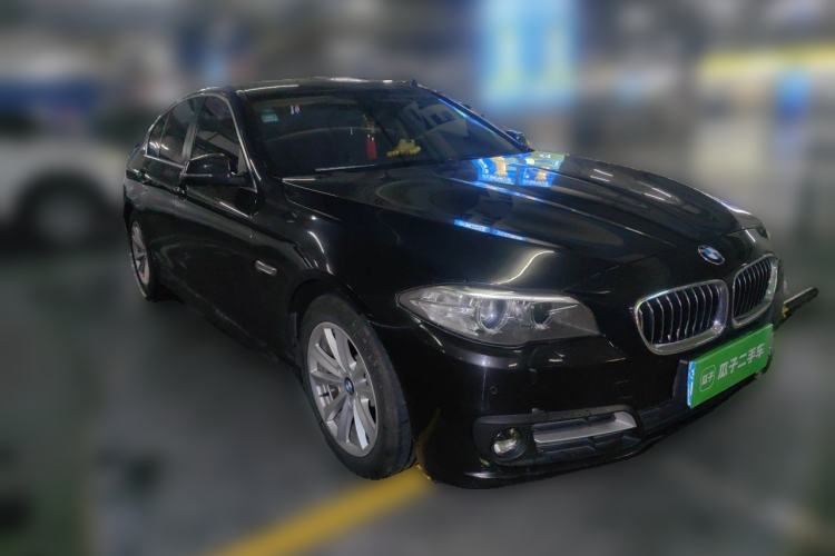 Used BMW 5 Series 2015 520i Elegant Edition Front Right 45 Deg