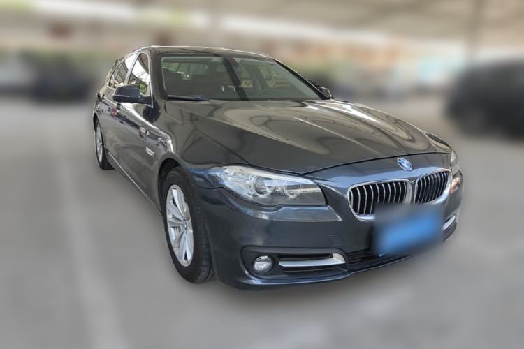 Used BMW 5 Series 2015 520i Elegant Edition Front Right 45 Deg