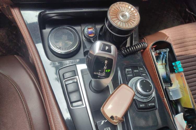 Used BMW 5 Series 2015 520i Elegant Edition Gear Lever