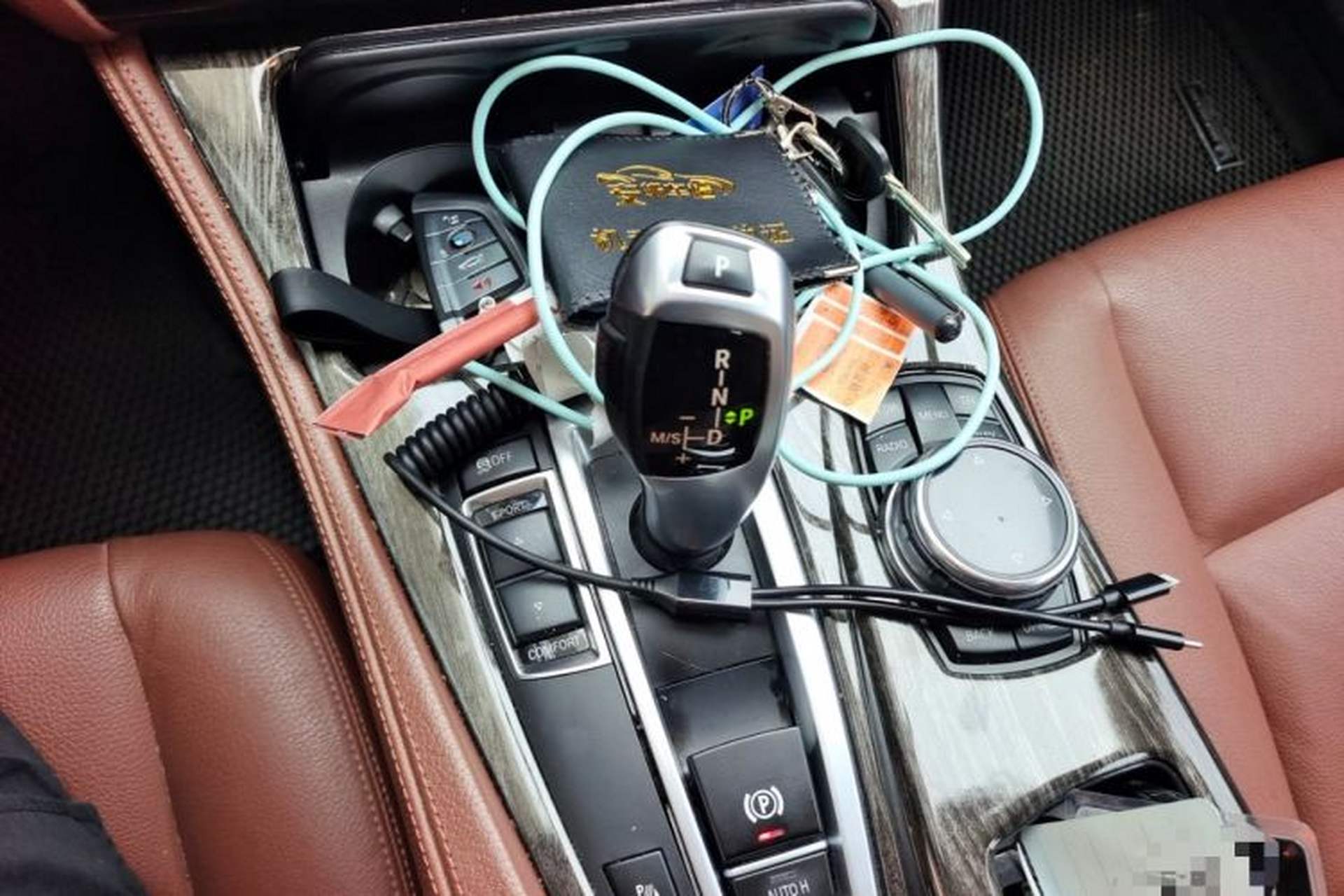 Used BMW 5 Series 2015 520i Elegant Edition Gear Lever