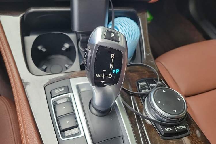 Used BMW 5 Series 2015 535Li Leading Model Gear Lever