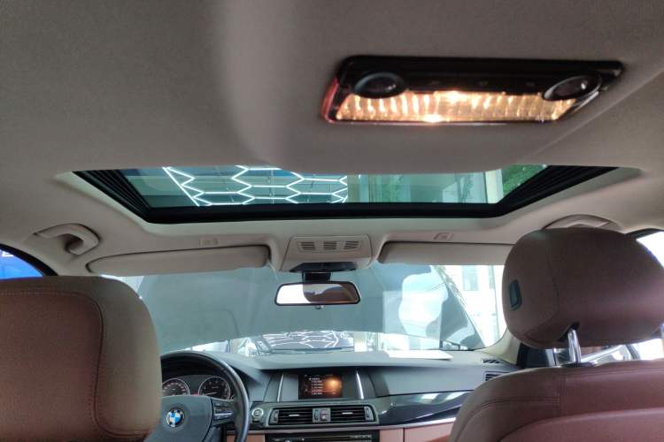 Used BMW 5 Series 2015 520i Elegant Edition Headliner