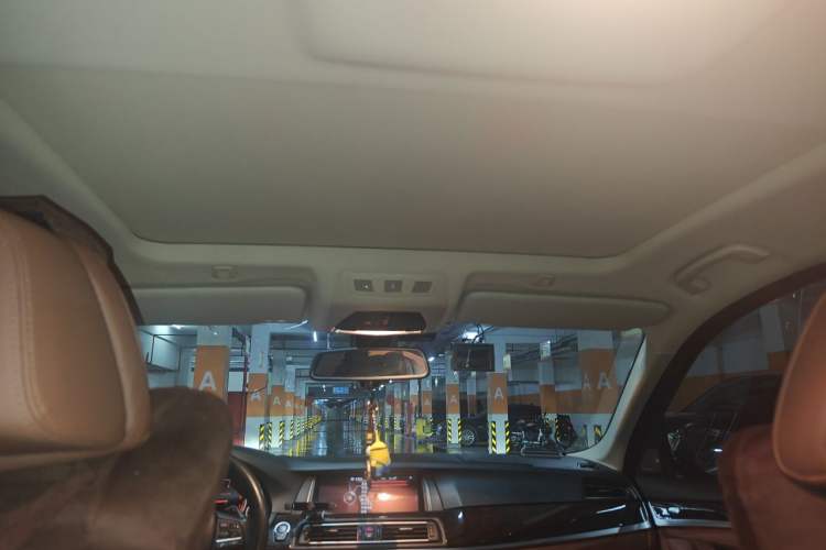 Used BMW 5 Series 2015 535Li Leading Model Headliner