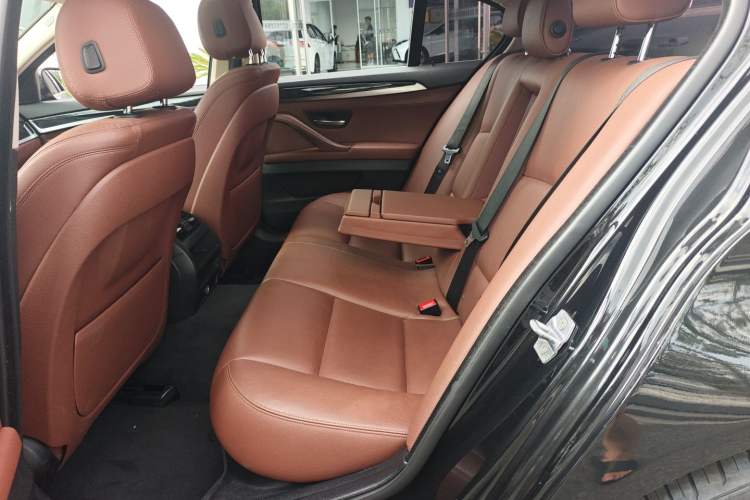 Used BMW 5 Series 2015 520i Elegant Edition Interior 1
