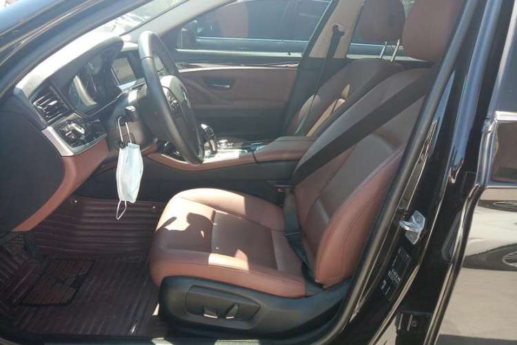 Used BMW 5 Series 2015 520i Elegant Edition Interior 2