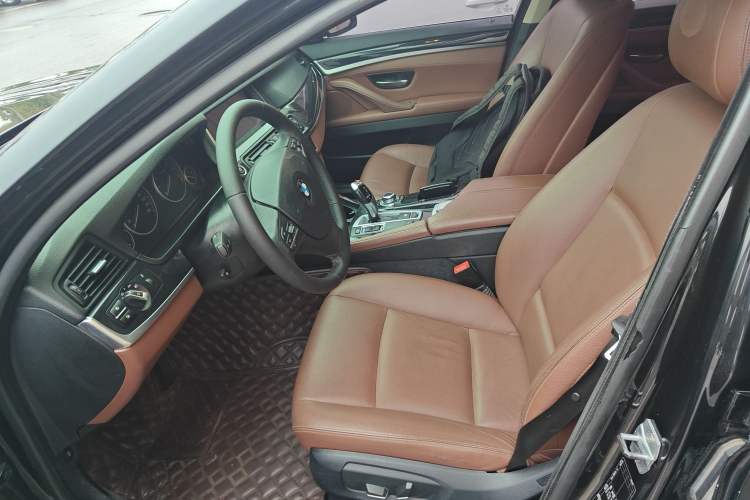 Used BMW 5 Series 2015 520i Elegant Edition Left Front Seat