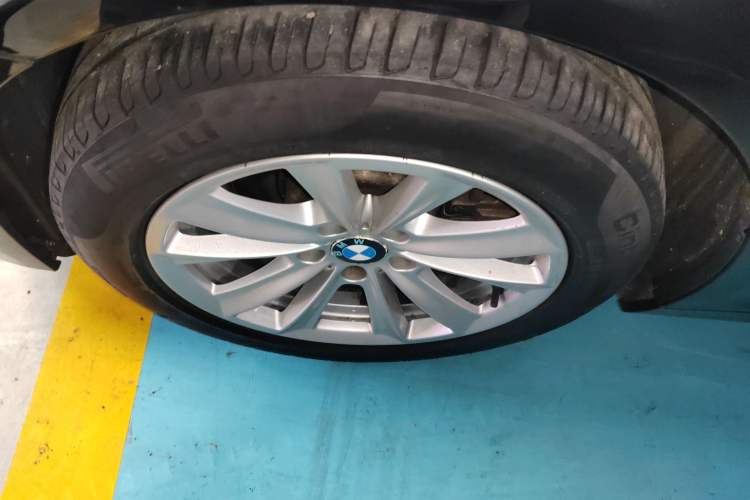 Used BMW 5 Series 2015 520i Elegant Edition Left Front Wheel Hub