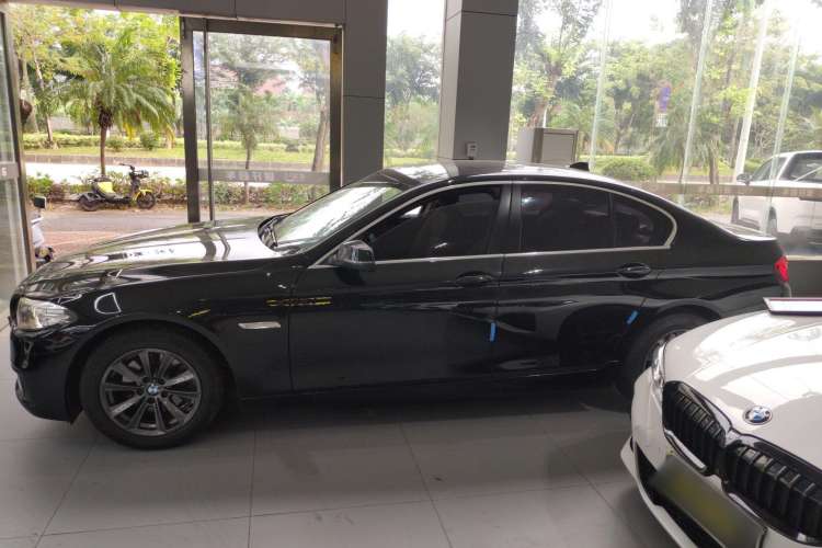 Used BMW 5 Series 2015 520i Elegant Edition Left Side