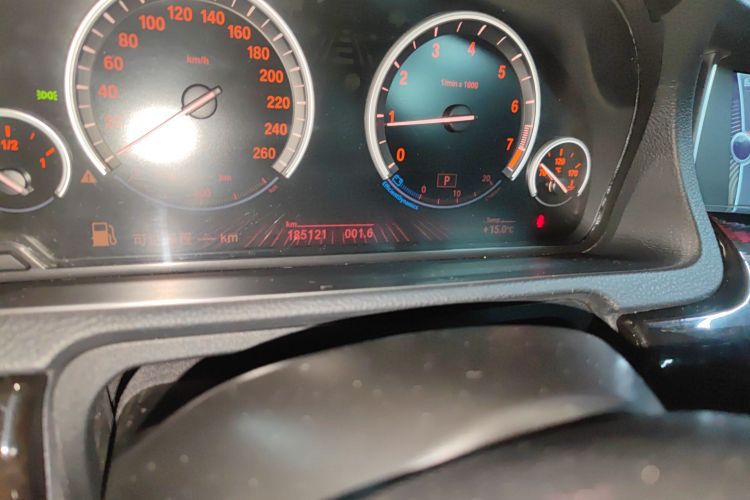 Used BMW 5 Series 2015 520i Elegant Edition Odometer Close Up