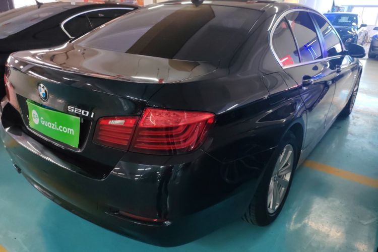 Used BMW 5 Series 2015 520i Elegant Edition Rear Right 45 Deg