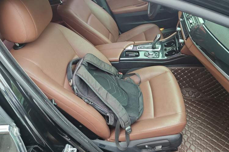 Used BMW 5 Series 2015 520i Elegant Edition Right Front Seat