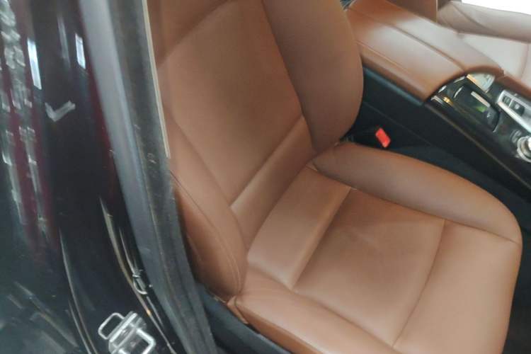 Used BMW 5 Series 2015 520i Elegant Edition Right Front Seat